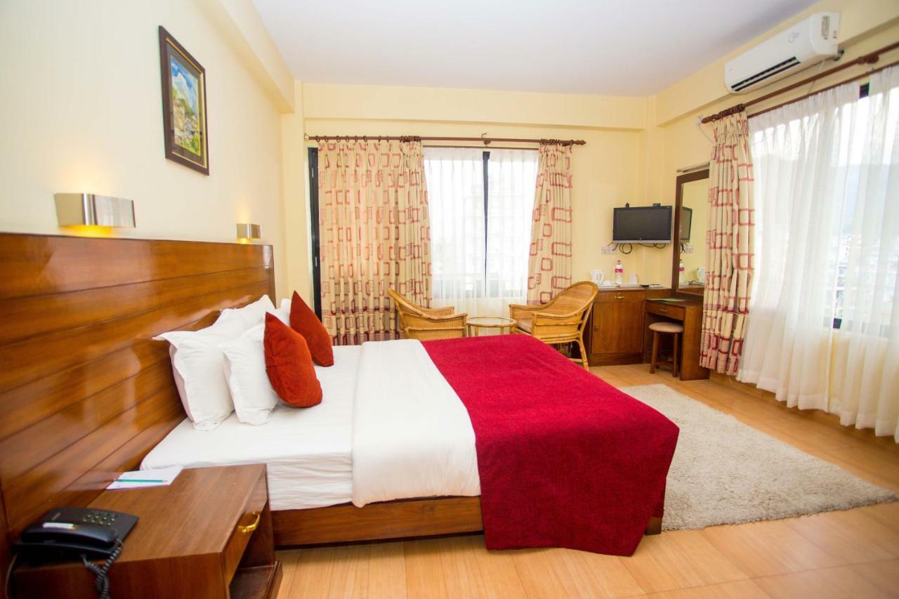 Hotel Tara Ποκάρα Εξωτερικό φωτογραφία