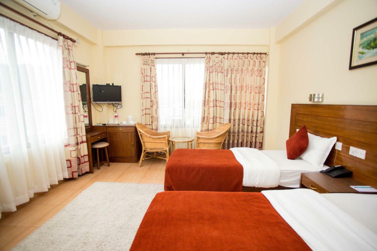 Hotel Tara Ποκάρα Εξωτερικό φωτογραφία